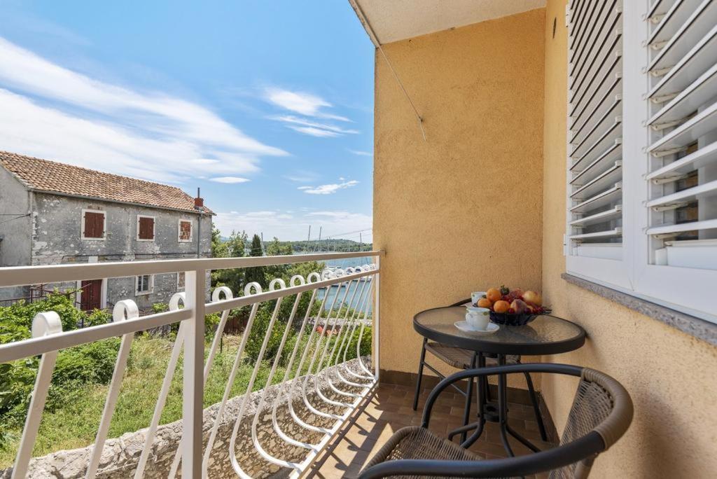 Apartments Tara, Sibenik - Mandalina Eksteriør bilde
