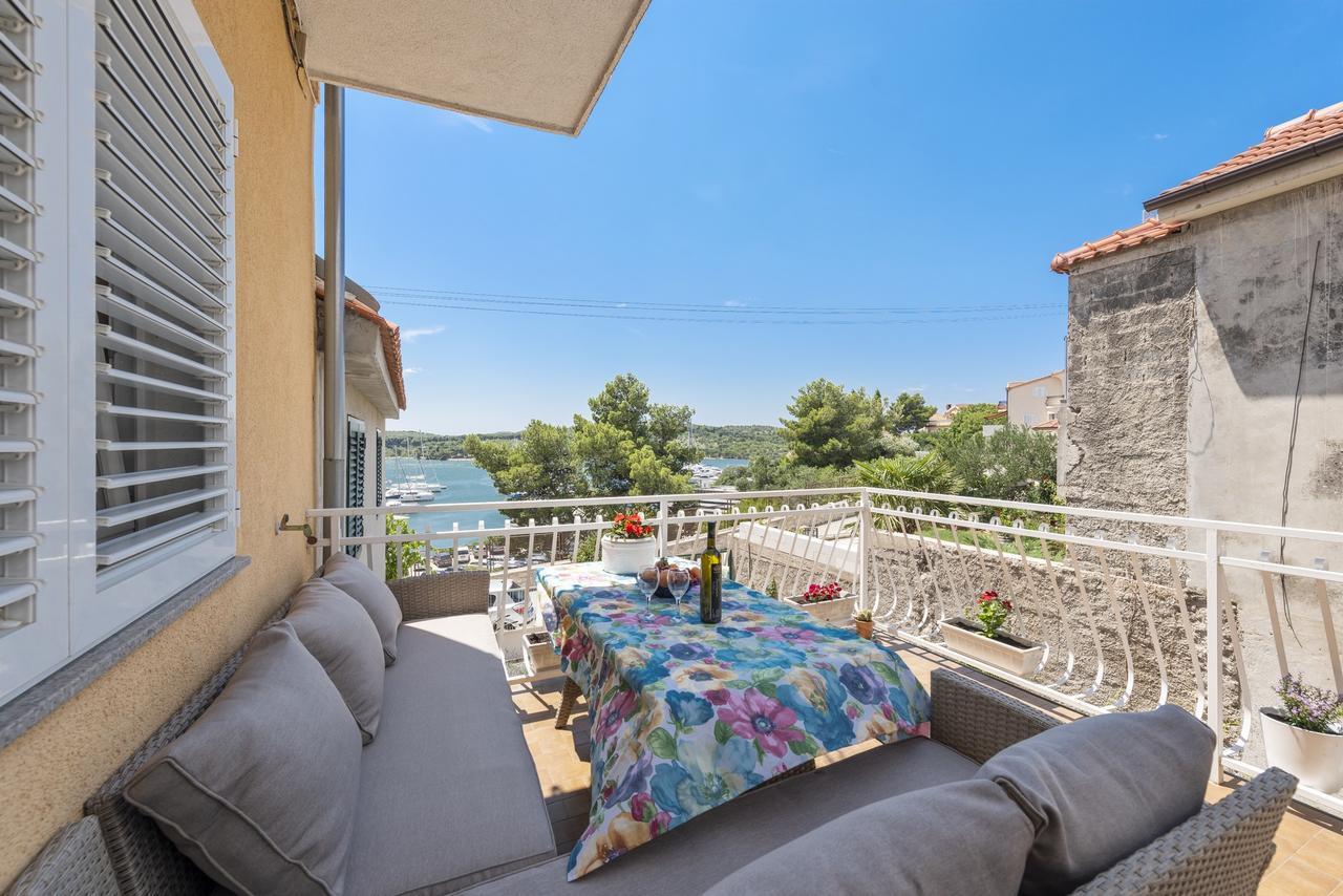 Apartments Tara, Sibenik - Mandalina Eksteriør bilde