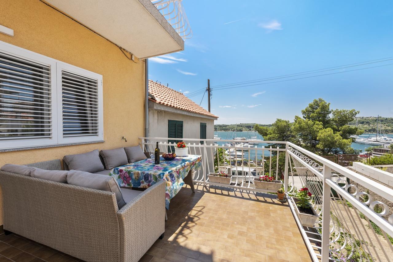 Apartments Tara, Sibenik - Mandalina Eksteriør bilde